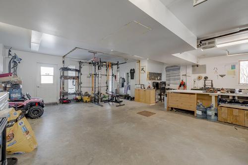 Garage - 363 Av. Mathieu, Donnacona, QC - Indoor Photo Showing Garage