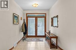 Timeless comfort meets unbeatable location. 463 Carona Crescent offers elegant living in Kelowna’s Lower Mission, just minutes from the lake, with room to grow and relax in style. - 