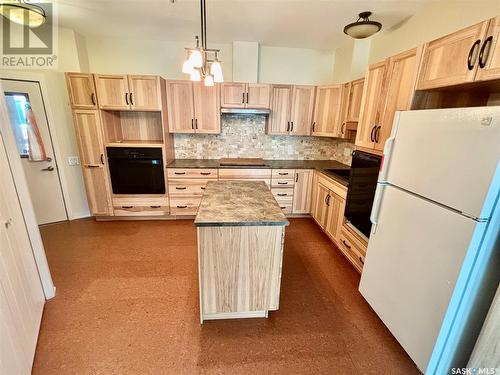 306 530 J Avenue S, Saskatoon, SK - Indoor Photo Showing Kitchen