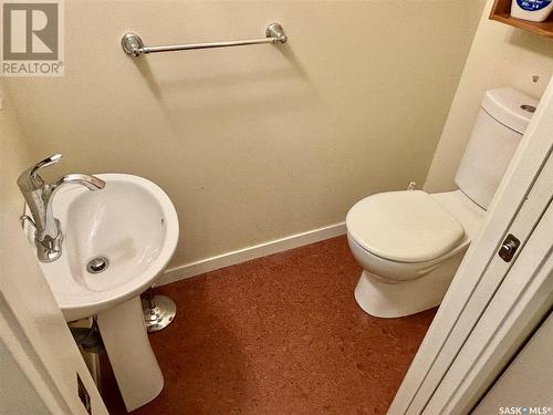 306 530 J Avenue S, Saskatoon, SK - Indoor Photo Showing Bathroom