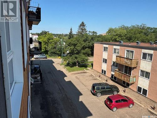 306 530 J Avenue S, Saskatoon, SK - Outdoor