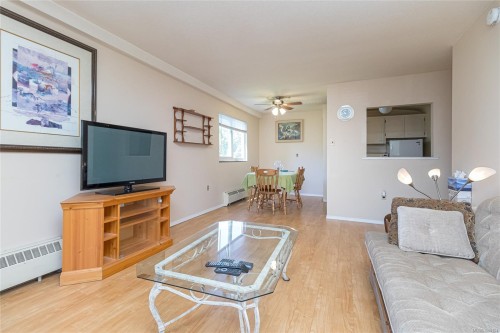 212-2040 White Birch Rd, Sidney, BC - Indoor Photo Showing Living Room