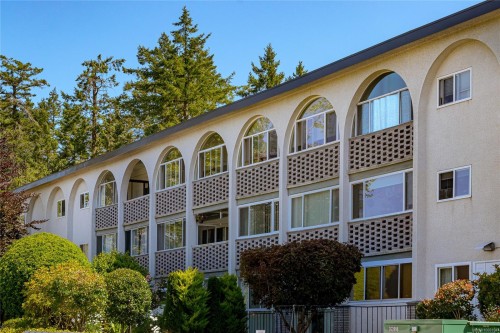 212-2040 White Birch Rd, Sidney, BC - Outdoor