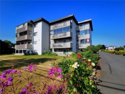 407-10016 Third St  Sidney, BC V8L 2W8