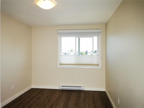 407-10016 Third St, Sidney, BC - Indoor Photo Showing Other Room