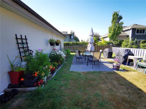 407-10016 Third St, Sidney, BC - Outdoor