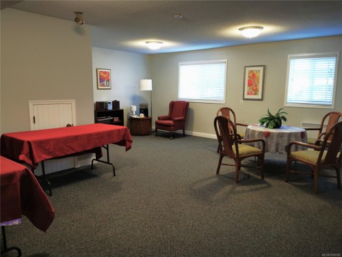407-10016 Third St, Sidney, BC - Indoor