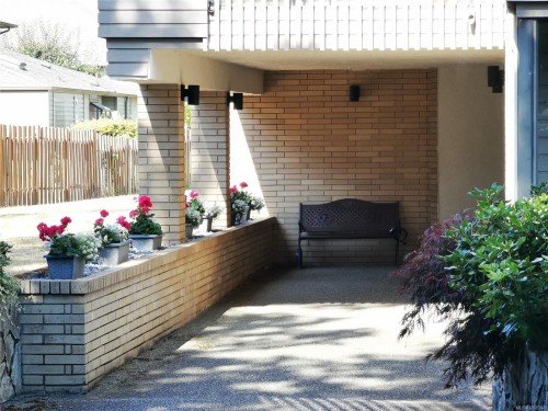 407-10016 Third St, Sidney, BC - Outdoor With Exterior