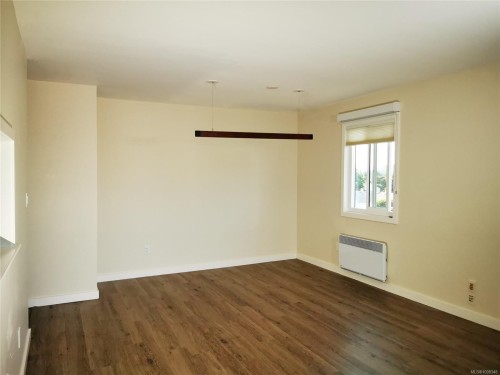 407-10016 Third St, Sidney, BC - Indoor Photo Showing Other Room