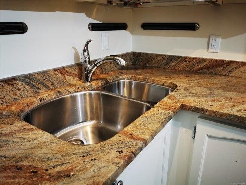 407-10016 Third St, Sidney, BC - Indoor Photo Showing Kitchen With Double Sink