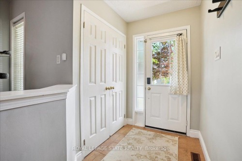 70 Moore Crescent, Hamilton, ON - Indoor Photo Showing Other Room