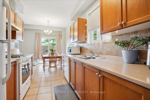 70 Moore Crescent, Hamilton, ON - Indoor Photo Showing Kitchen With Double Sink