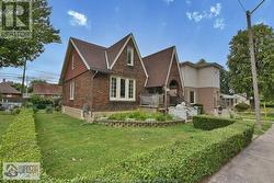 1011 LENA  Windsor, ON N9C 3K3