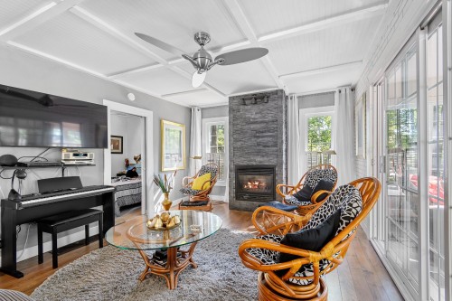 Salon - 5C Rue Mccagg, Clarendon, QC - Indoor Photo Showing Living Room With Fireplace