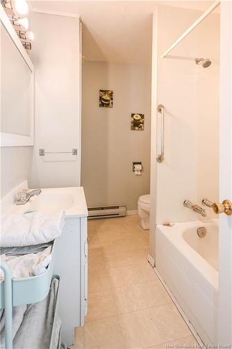 7578 Rue Saint-Paul St, Bas-Caraquet, NB 