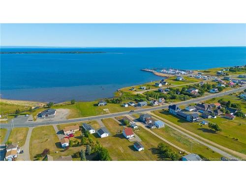 7578 Rue Saint-Paul St, Bas-Caraquet, NB 