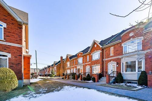 Frontage - 18 Tsse Van-Gogh, Pointe-Claire, QC 