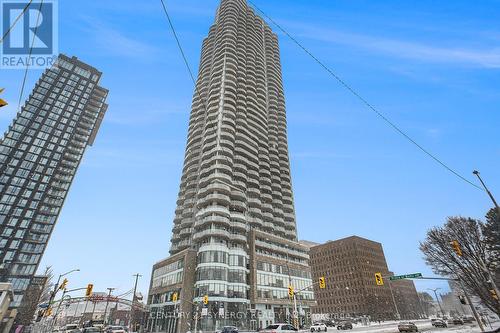 1002 - 805 CARLING AVENUE  Ottawa, ON K1S 5W9