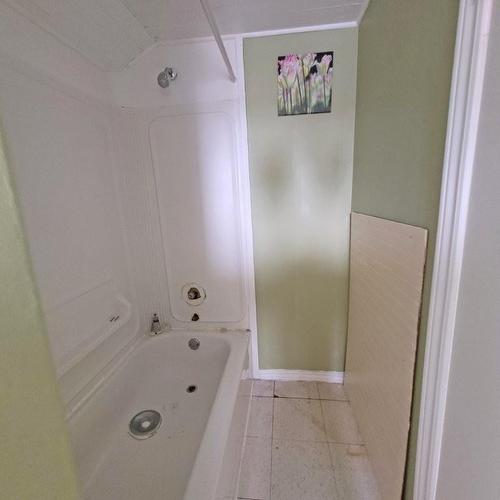 2 Howe Street, Marathon, ON - Indoor