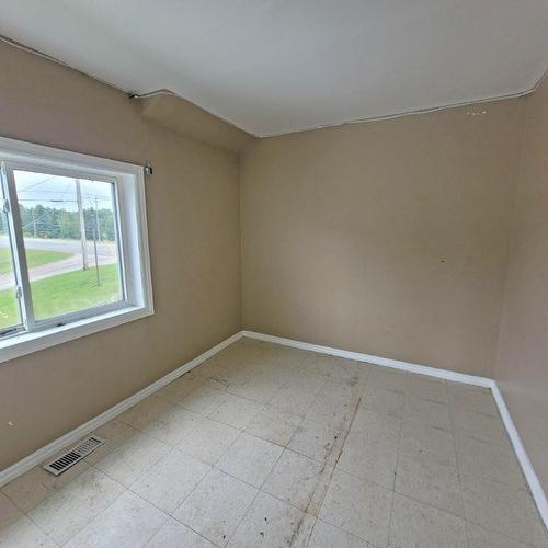 2 Howe Street, Marathon, ON - Indoor Photo Showing Other Room