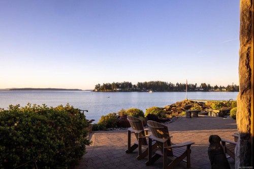 10493 Allbay Rd, Sidney, BC 