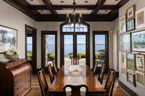 10493 Allbay Rd, Sidney, BC 