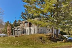 88 Rue Bedford  Baie-D'Urfé, QC H9X 2Z8