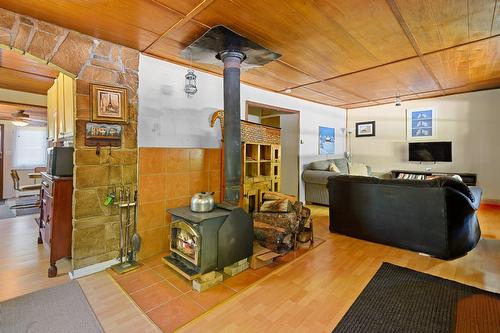 Salle familiale - 150C Ch. Du Lac-Thorne, Clarendon, QC - Indoor