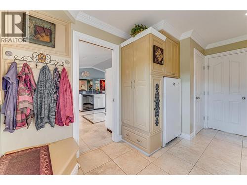 39 Ladyslipper Road, Lumby, BC - Indoor