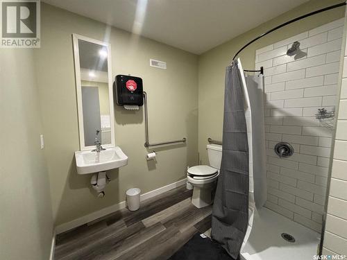 3030 Whitmore Avenue, Regina, SK - Indoor Photo Showing Bathroom