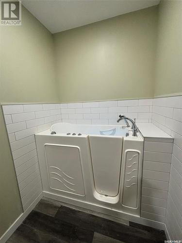 3030 Whitmore Avenue, Regina, SK - Indoor Photo Showing Laundry Room