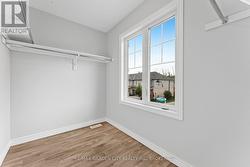 Primary suite walk-in closet - 