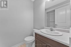 Main upper level bathroom - 