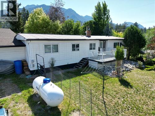 7516 Columbia Avenue, Radium Hot Springs, BC - Outdoor With Deck Patio Veranda