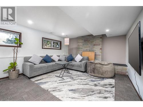 Basement Living room - 2056 Pandosy Street, Kelowna, BC - Indoor Photo Showing Living Room