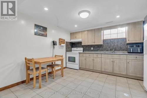 2 Hamilton Drive, Guelph/Eramosa, ON - Indoor Photo Showing Kitchen