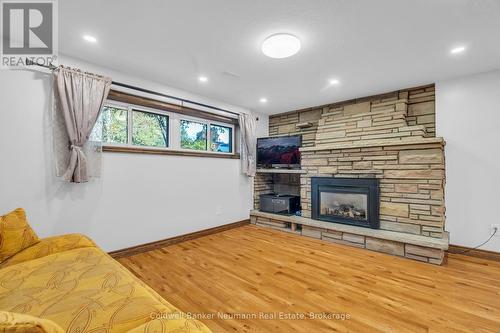 2 Hamilton Drive, Guelph/Eramosa, ON - Indoor Photo Showing Living Room With Fireplace