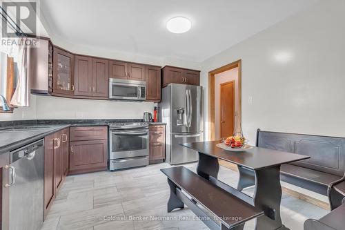 2 Hamilton Drive, Guelph/Eramosa, ON - Indoor Photo Showing Kitchen