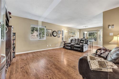 1110 Highway 5A, Princeton, BC - Indoor Photo Showing Living Room