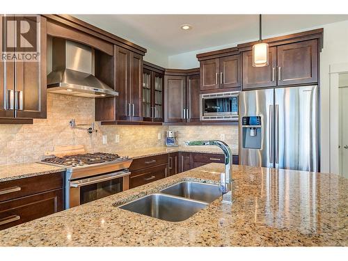 2191 Salerno Court, Kelowna, BC - Indoor Photo Showing Kitchen With Double Sink With Upgraded Kitchen