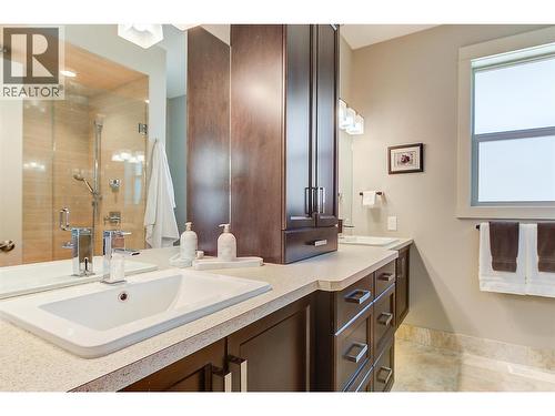2191 Salerno Court, Kelowna, BC - Indoor Photo Showing Bathroom