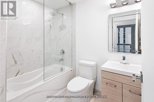 2402 - 10 Queens Quay W, Toronto, ON - Indoor Photo Showing Bathroom