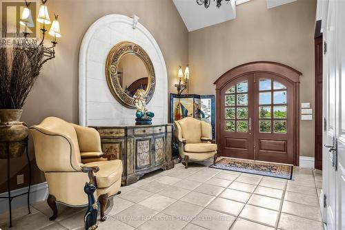 Grand Foyer with a 17.5-Foot Cathedral Ceiling - 10090 Pineview Trail, Milton, ON - Indoor