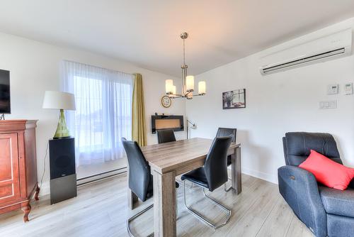 Salle à manger - 687 Rue Péladeau, Laval (Auteuil), QC - Indoor Photo Showing Dining Room