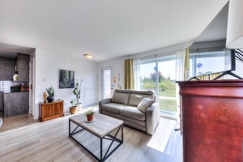 Salle familiale - 687 Rue Péladeau, Laval (Auteuil), QC - Indoor Photo Showing Living Room