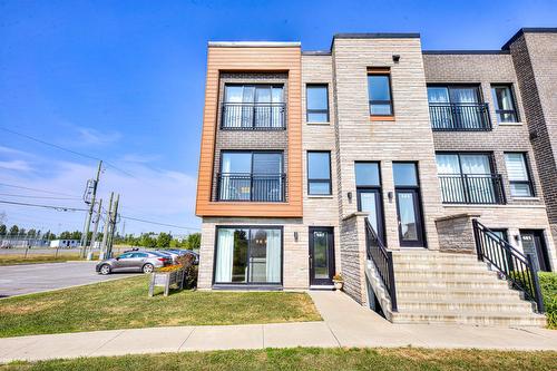 Entrée extérieure - 687 Rue Péladeau, Laval (Auteuil), QC - Outdoor With Facade