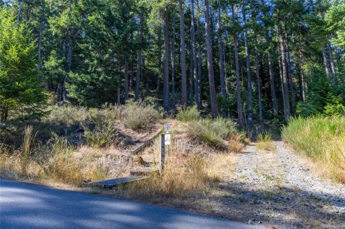 9904 Castle Rd, Pender Island, BC 