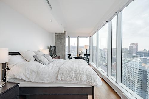Primary bedroom - 2501-1155 Rue De La Montagne, Montréal (Ville-Marie), QC - Indoor Photo Showing Bedroom