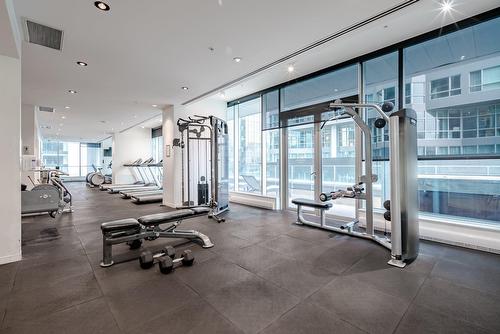 Exercise room - 2501-1155 Rue De La Montagne, Montréal (Ville-Marie), QC - Indoor Photo Showing Gym Room