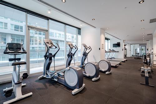 Exercise room - 2501-1155 Rue De La Montagne, Montréal (Ville-Marie), QC - Indoor Photo Showing Gym Room
